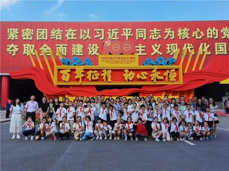 此人在吴三桂的后院放了一把火,逼索银两,还把陈圆圆搜了出来